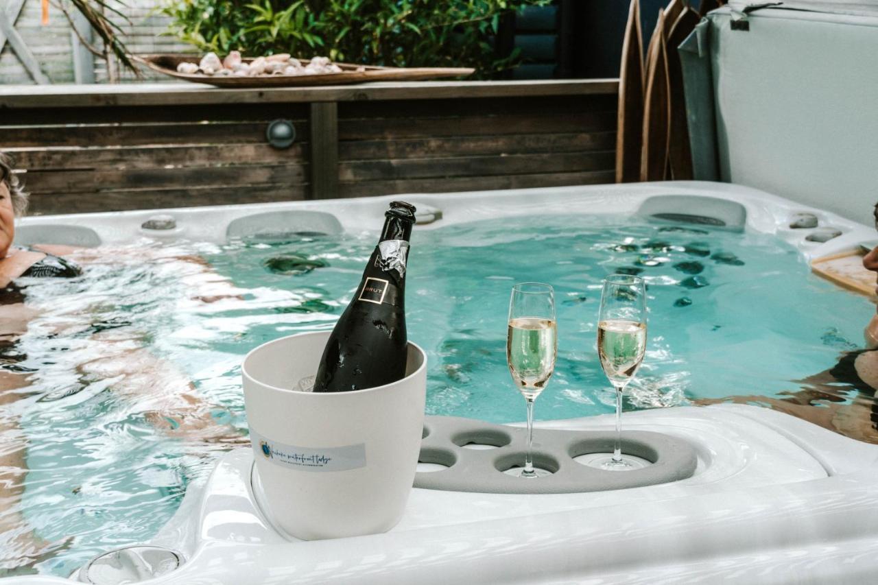 Waiheke Waterfront Lodge Oneroa Ngoại thất bức ảnh