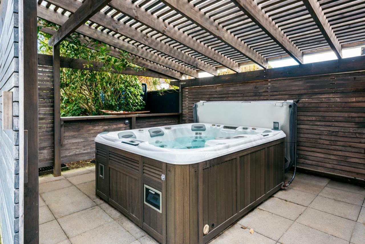 Waiheke Waterfront Lodge Oneroa Ngoại thất bức ảnh